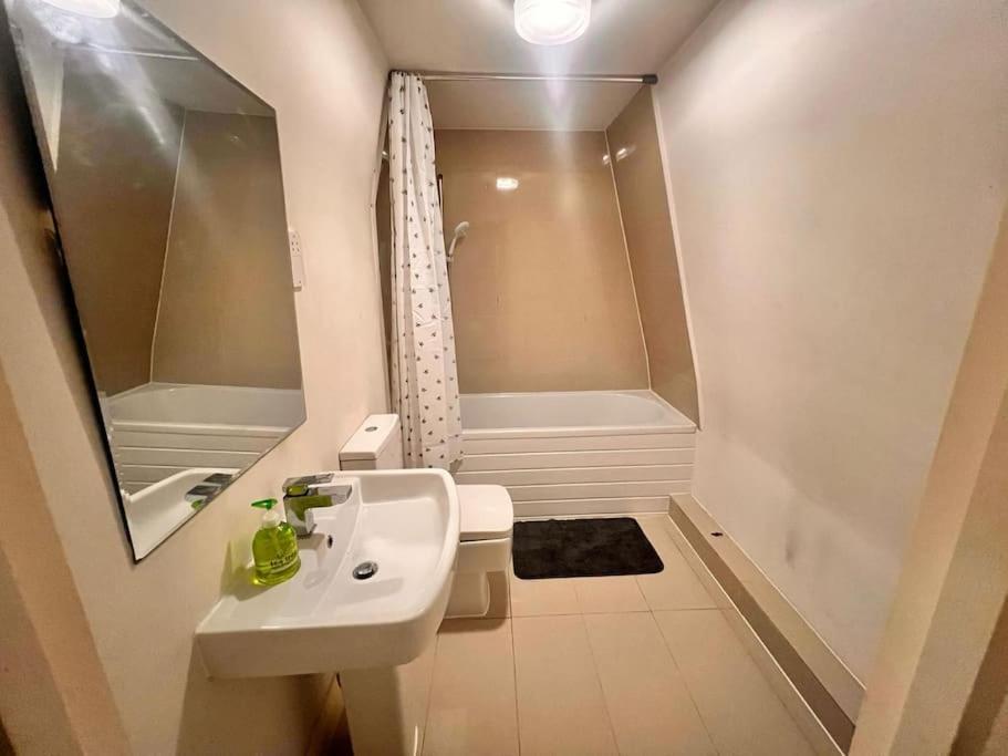 Leicester Studio At City Centre With Free Parking Exterior foto
